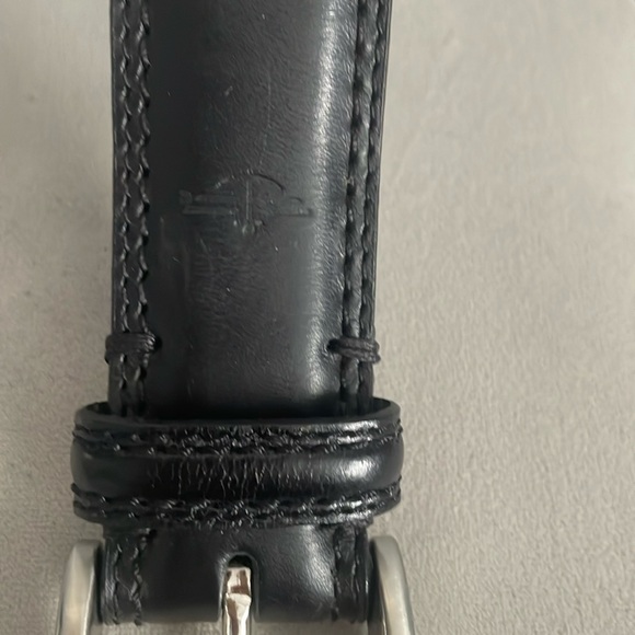 Dockers black genuine leather belt size 40 with light brushed silver-finish - Picture 2 of 5